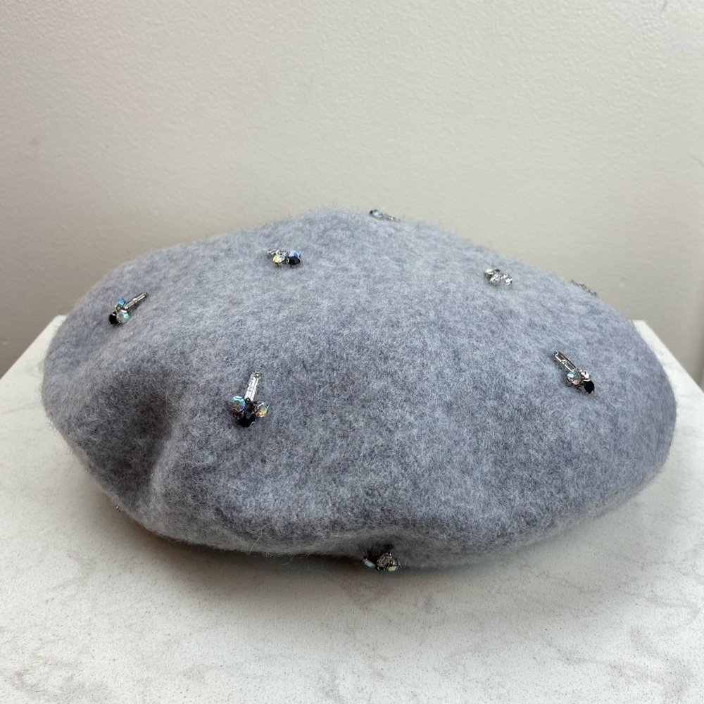 EUC Chico’s Rhinestone Wool Bee Beret Hat